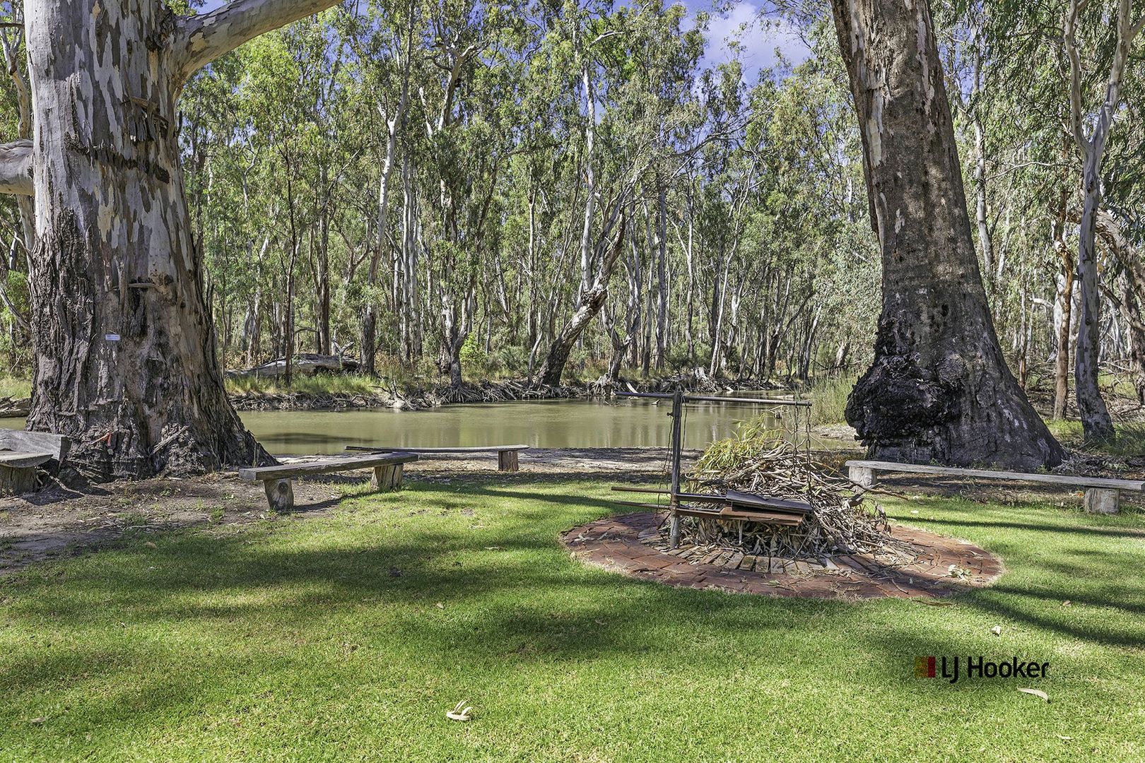 18 Clifton Street East Via Mathoura, Echuca VIC 3564 House for Sale