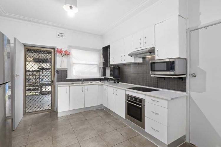 19 Pearson Street, South Wentworthville NSW 2145, Image 2