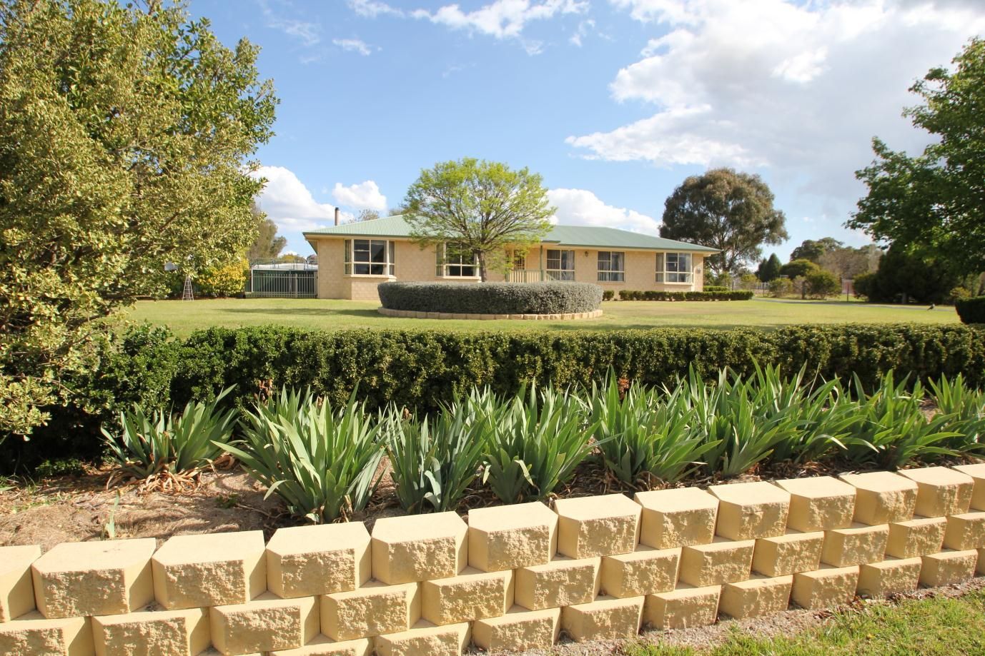 22 Aldershot Road, Tenterfield NSW 2372, Image 0