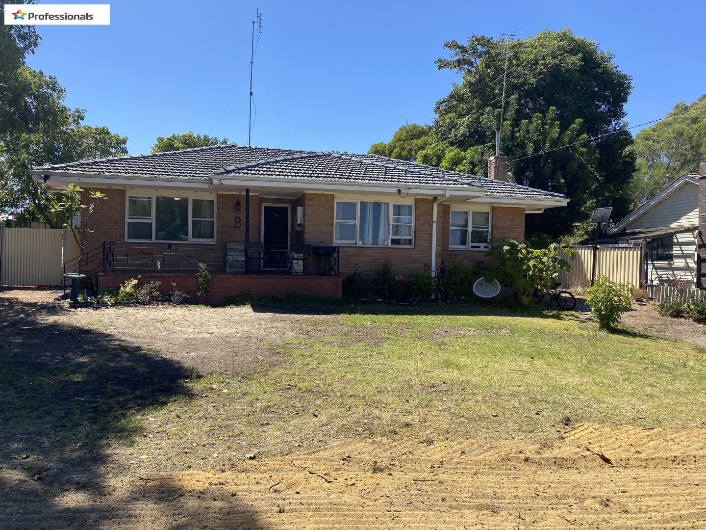 8 Hesse Street, Waroona WA 6215, Image 2