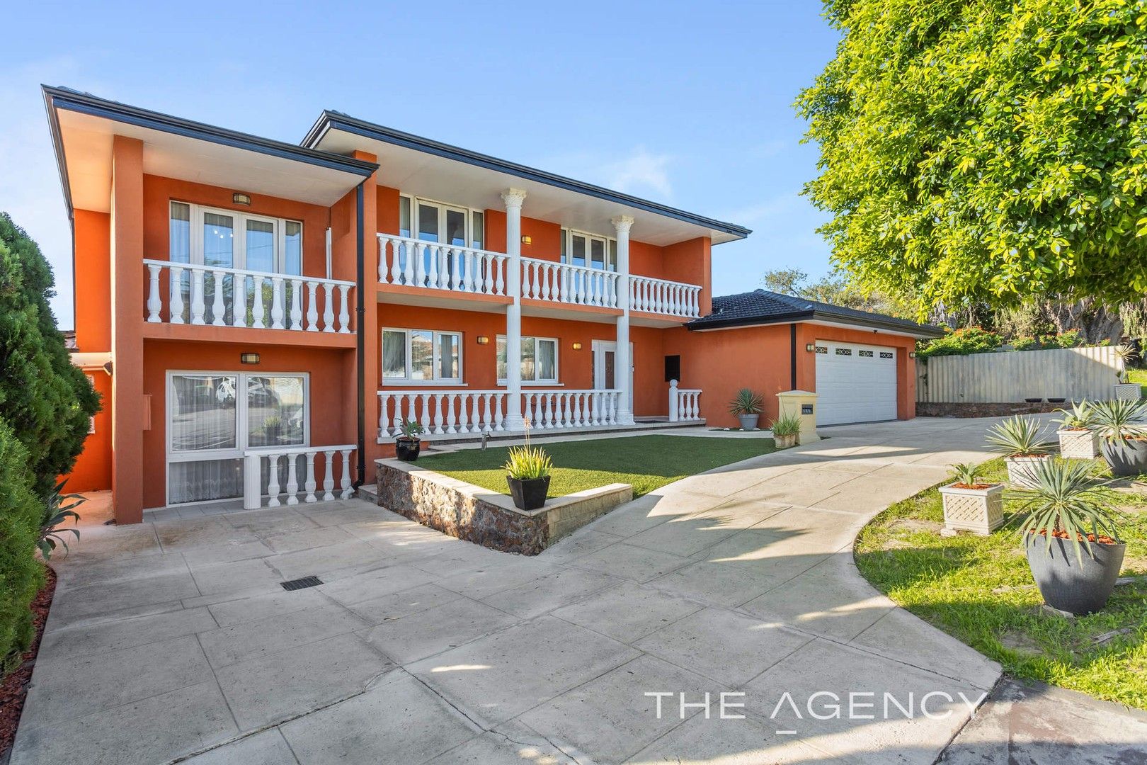 7 bedrooms House in 123 Roberts Street JOONDANNA WA, 6060