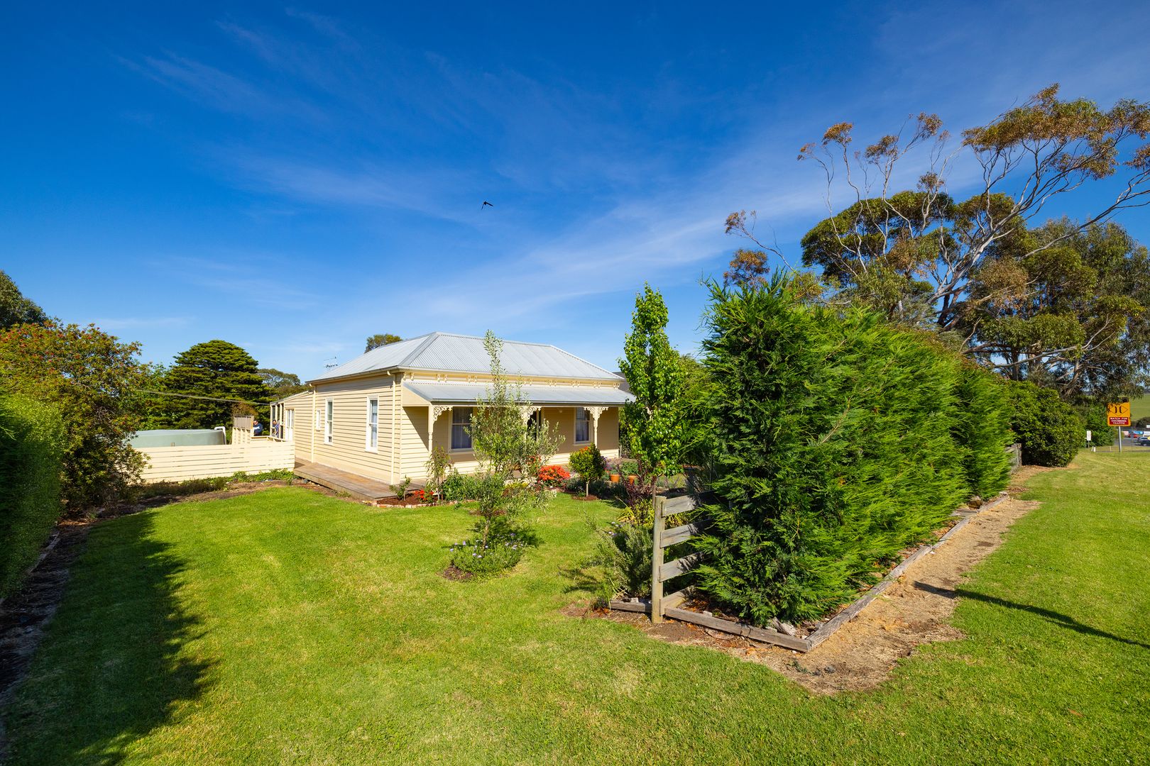 22 River Road, Woodford VIC 3281, Image 2