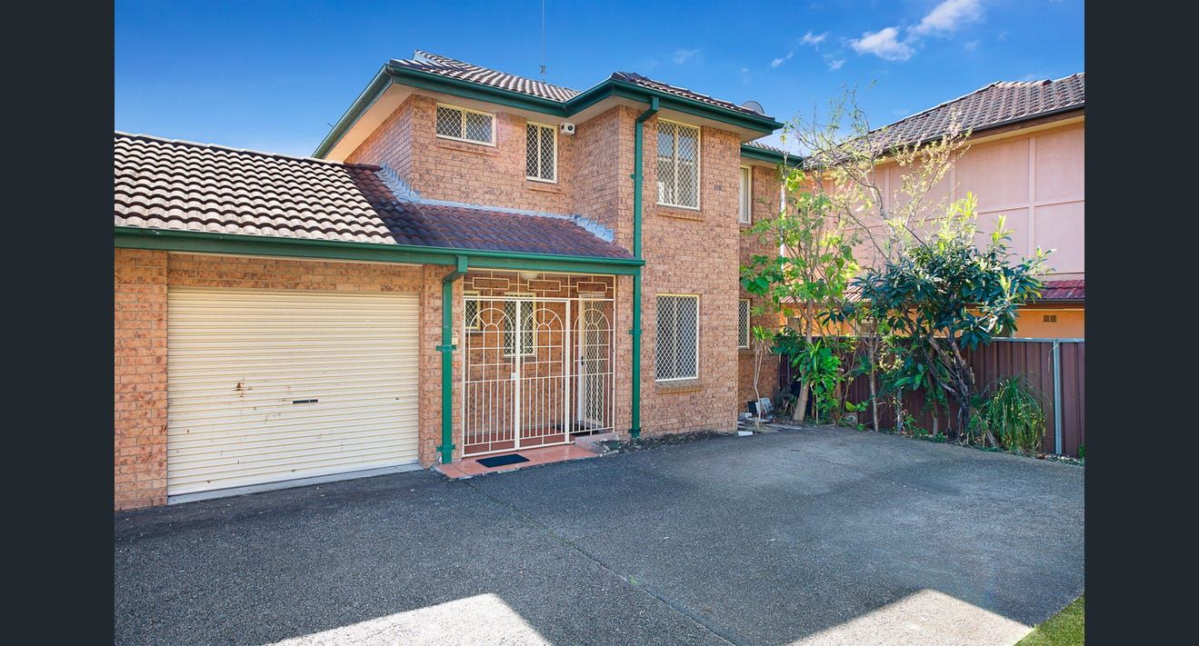 4 bedrooms Townhouse in 5/98 Queen Street ASHFIELD NSW, 2131