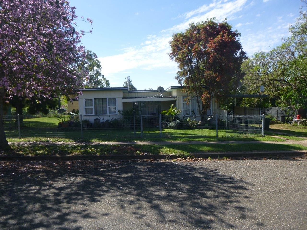 3 bedrooms House in 12 Mount Rose Street EIDSVOLD QLD, 4627