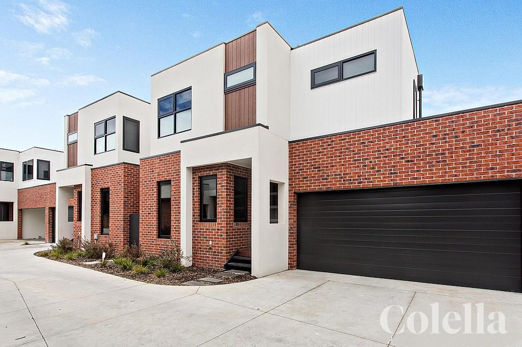 3 bedrooms Townhouse in 2/442 Nepean Highway PARKDALE VIC, 3195