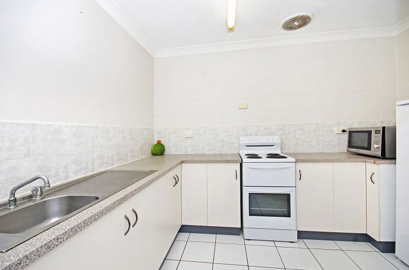 8/15 Second Avenue, Railway Estate QLD 4810, Image 2