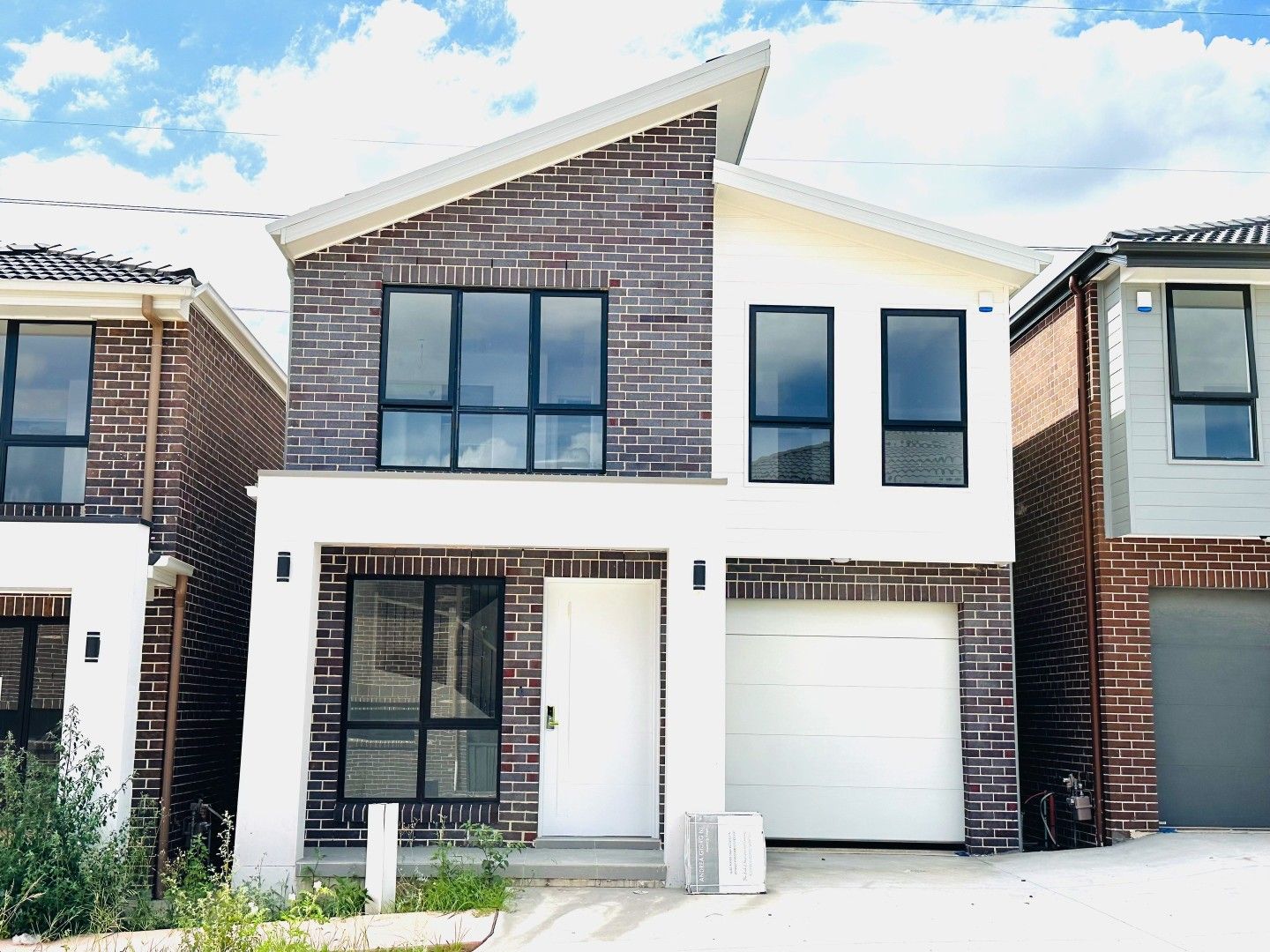 5 bedrooms Townhouse in  RIVERSTONE NSW, 2765