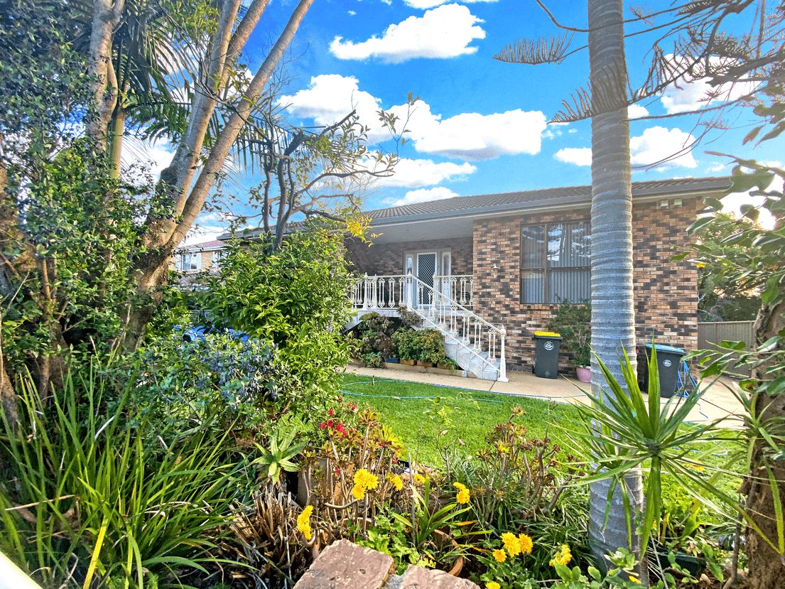 8 bedrooms House in 17 Springfield Avenue ROSELANDS NSW, 2196