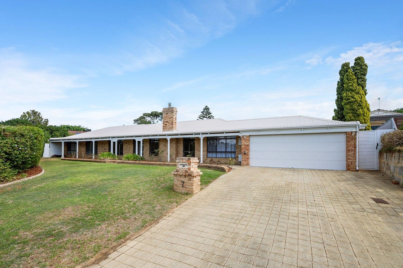 4 bedrooms House in 7 Mead Close WOODVALE WA, 6026