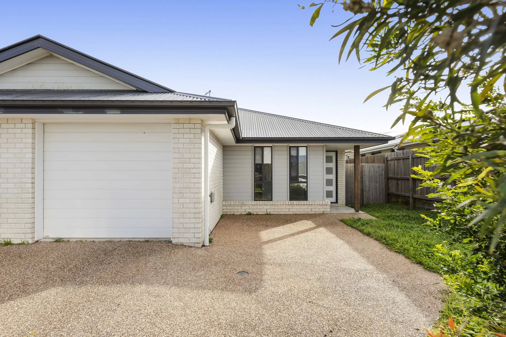 2/83 Sanctuary Drive, Cranley QLD 4350