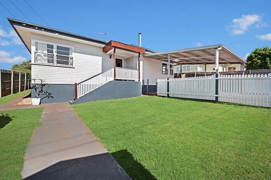 4 Llewellyn Street, Centenary Heights QLD 4350, Image 0
