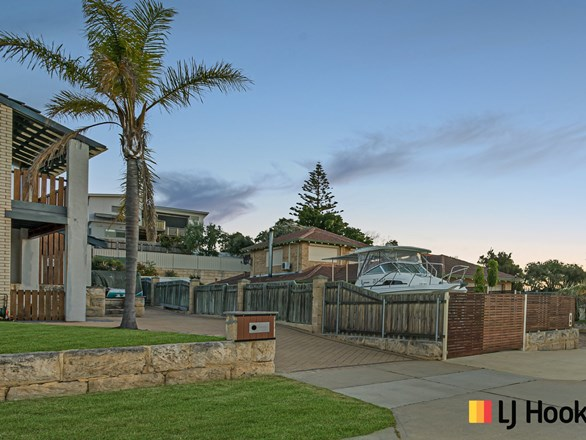 16 Robinson Avenue, Quinns Rocks WA 6030