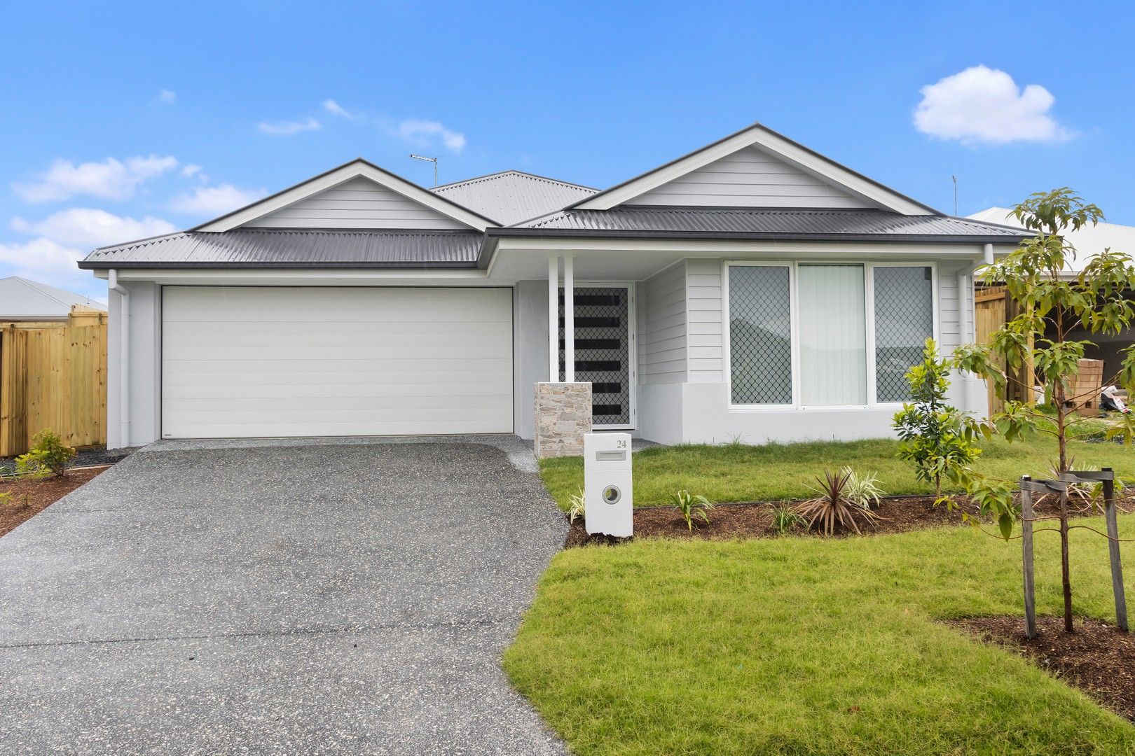 4 bedrooms House in 24 Jasmine Circuit WHITE ROCK QLD, 4306