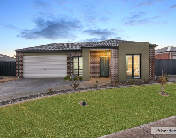 2 Wattlebird Way, Kilmore VIC 3764