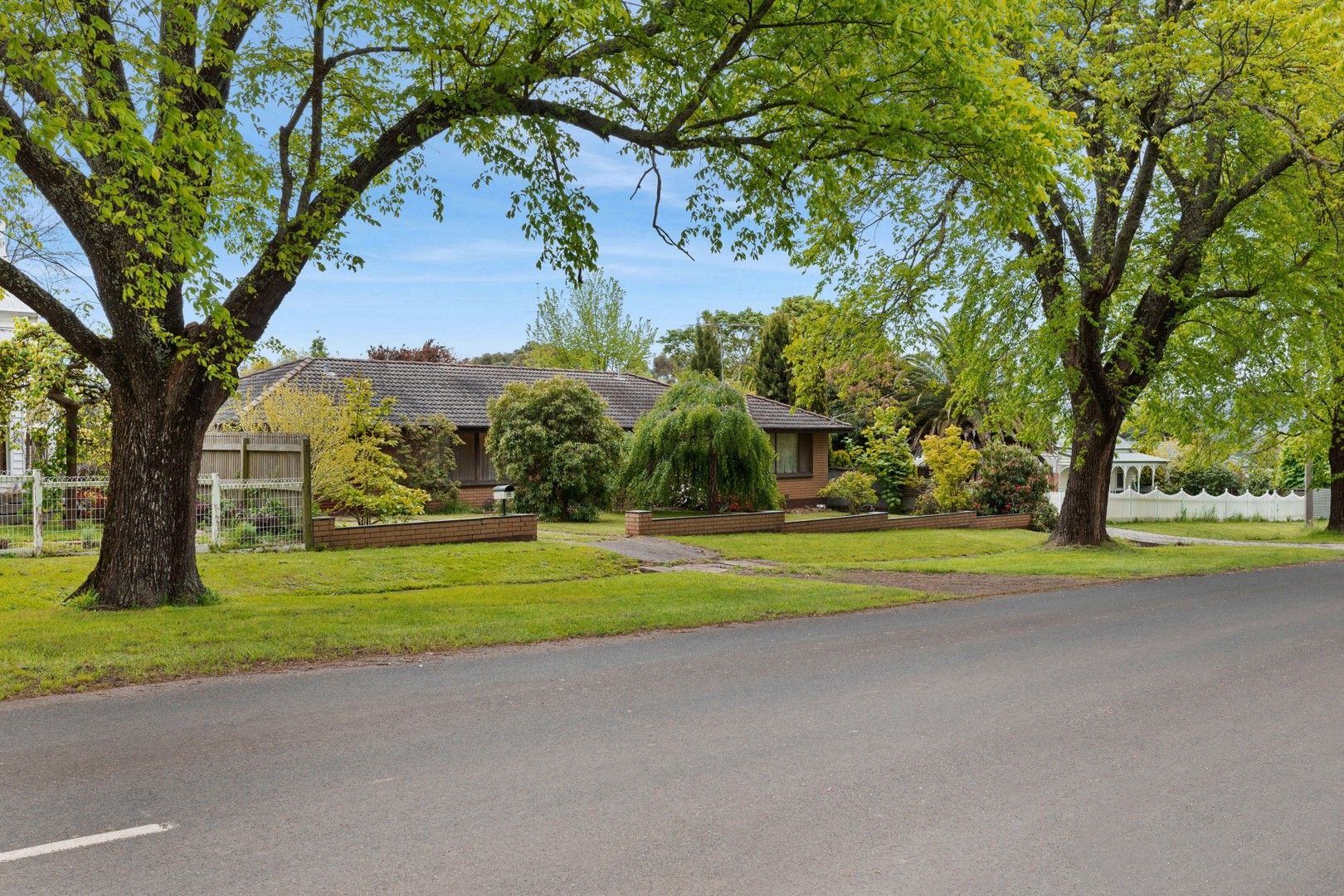 Sold 33 Raglan St, Lancefield VIC 3435 on 06 Oct 2023 2018192069 Domain