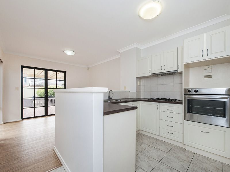 4/34 Pollard Street, Glendalough WA 6016, Image 2