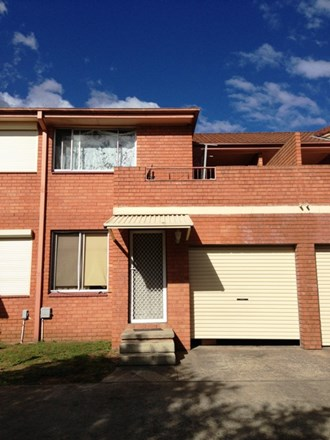 2/14 Bunbury Road, Macquarie Fields NSW 2564