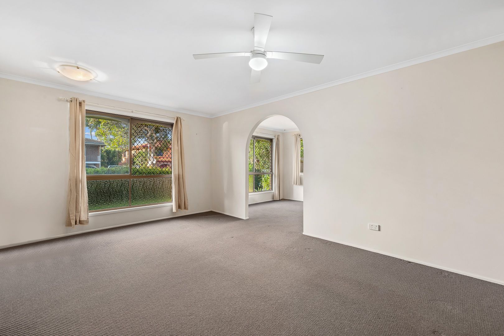 6 Beethoven Street, Strathpine QLD 4500, Image 2