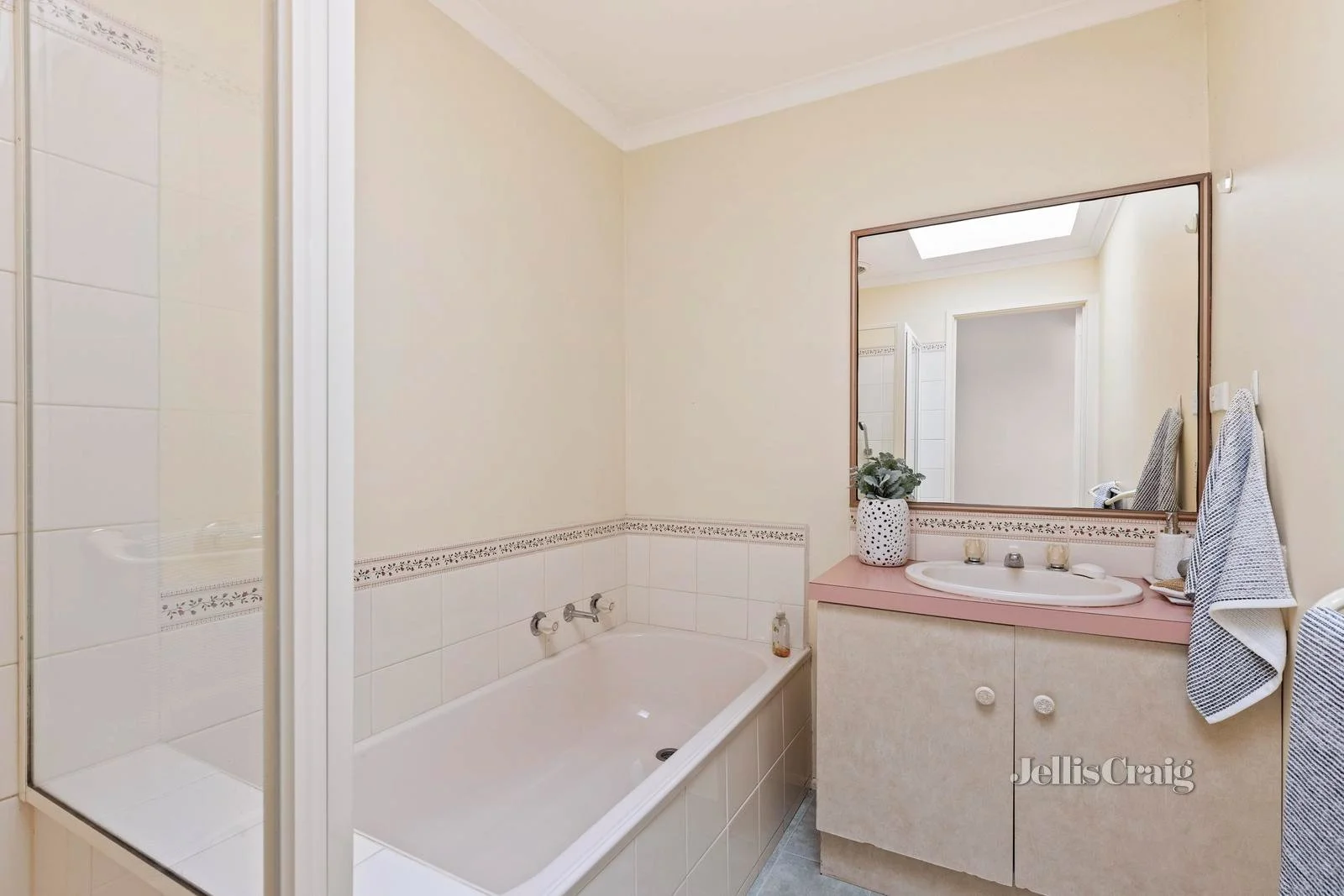 Additional image 7 of 4/59-61 Hewish Road, Croydon VIC 3136