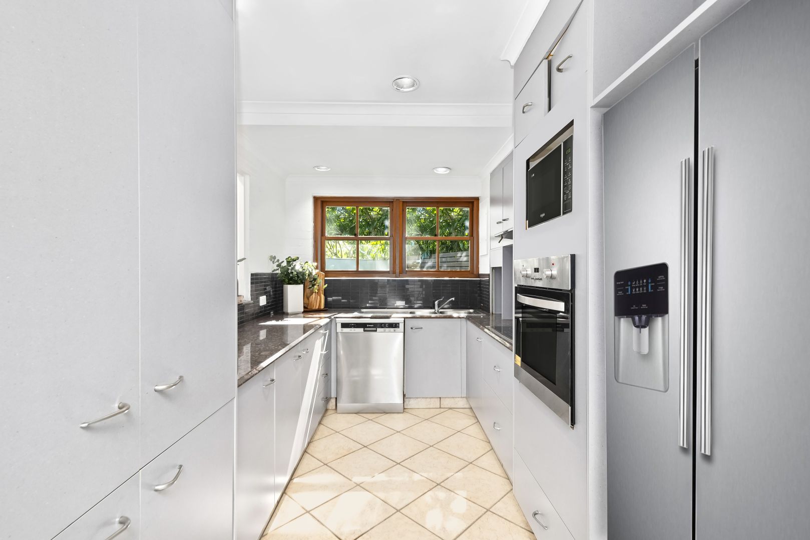 4/10 Dandaloo Drive, Currumbin QLD 4223, Image 2