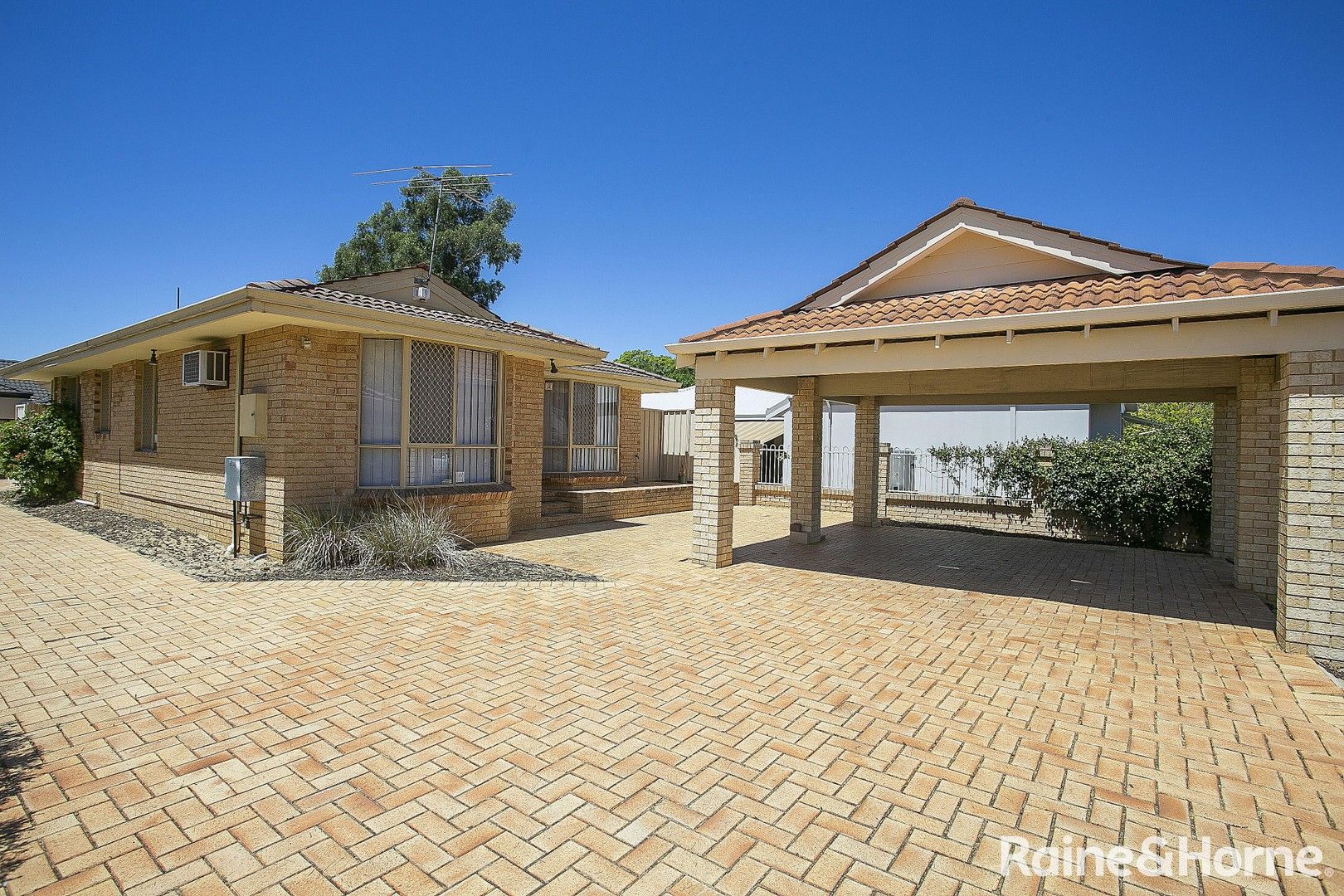 4 bedrooms House in 89 Leake Street BAYSWATER WA, 6053