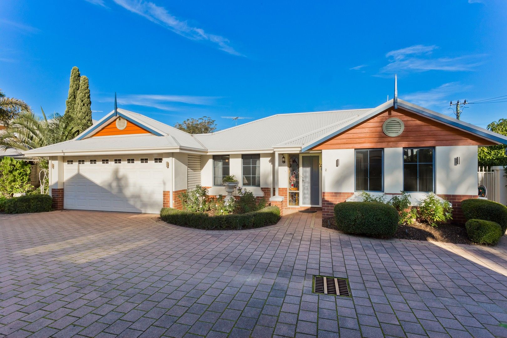 4 bedrooms House in 2/61/Tranby Road MAYLANDS WA, 6051