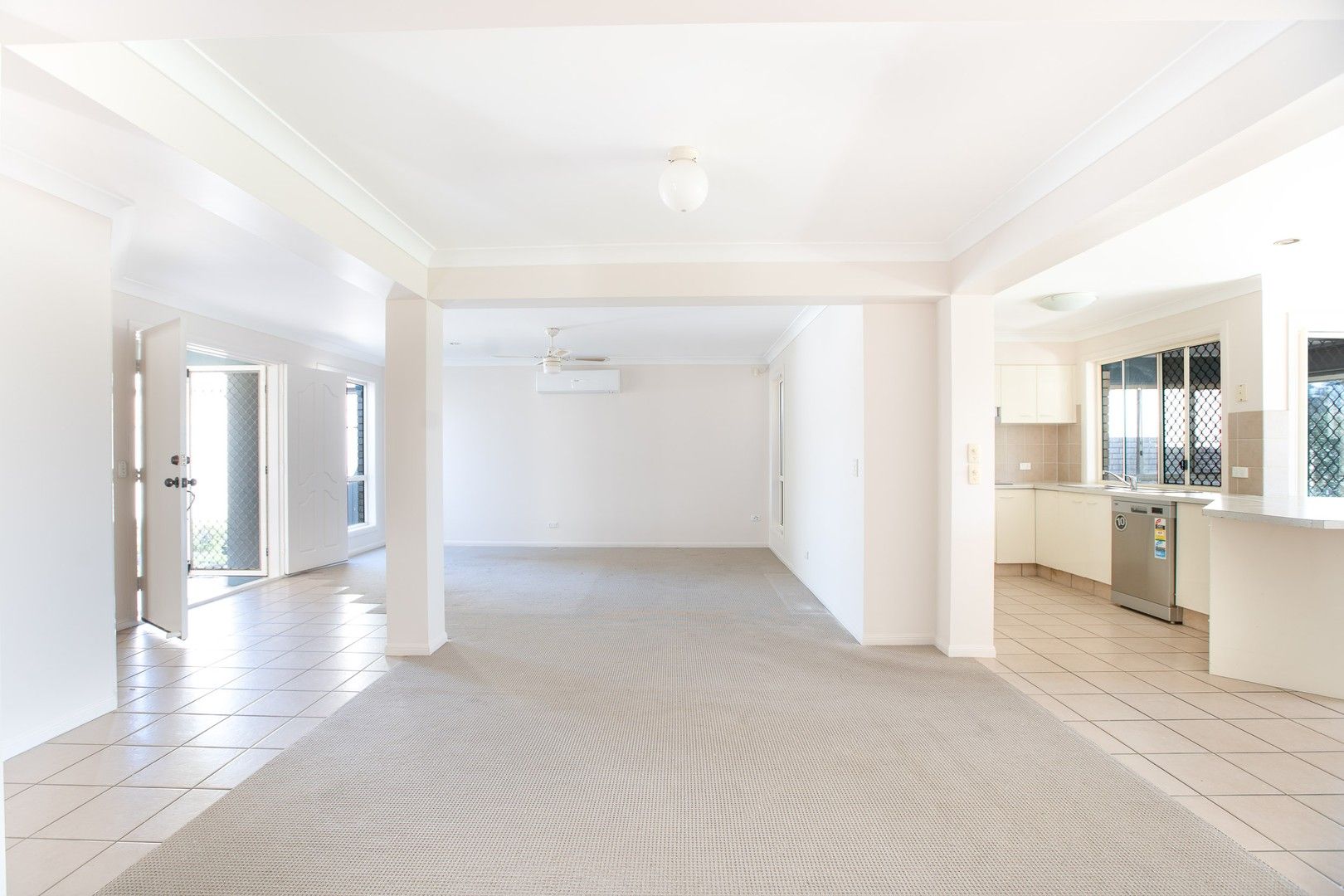 3 bedrooms House in 7 Northwestern Court VARSITY LAKES QLD, 4227