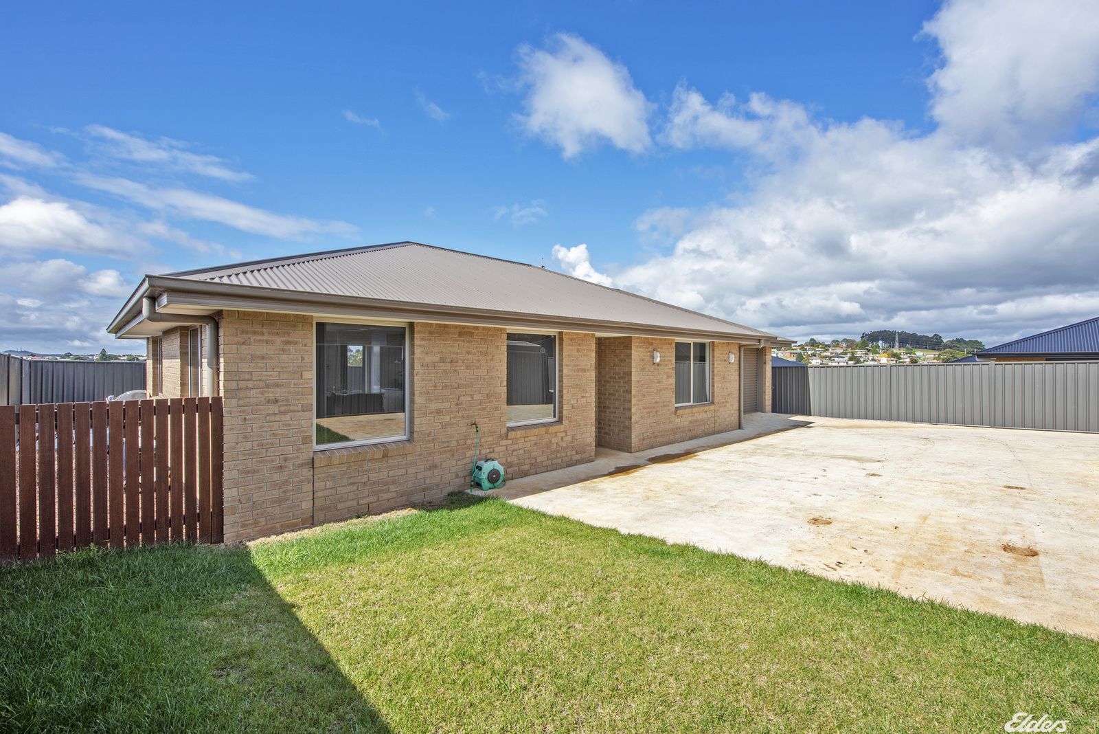 2/9 Nairana Avenue, Shorewell Park TAS 7320, Image 0