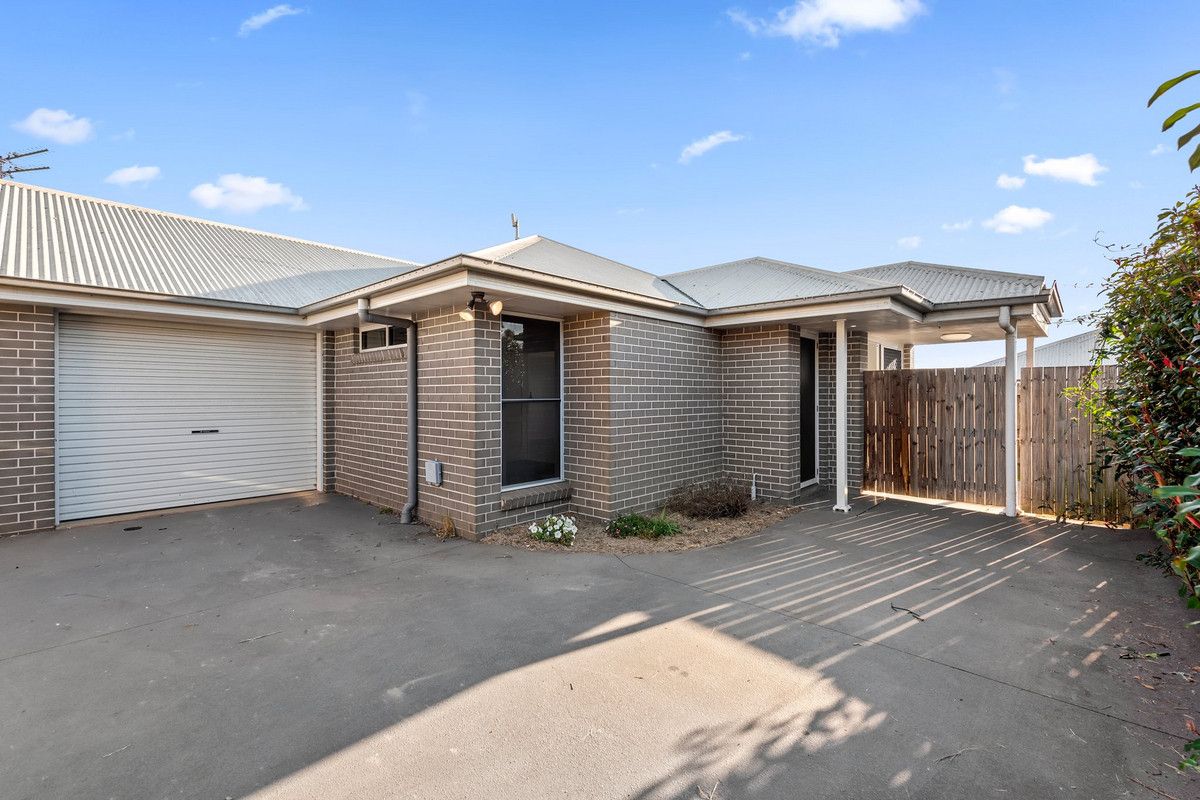 2/227 Greenwattle Street, Cranley QLD 4350, Image 0