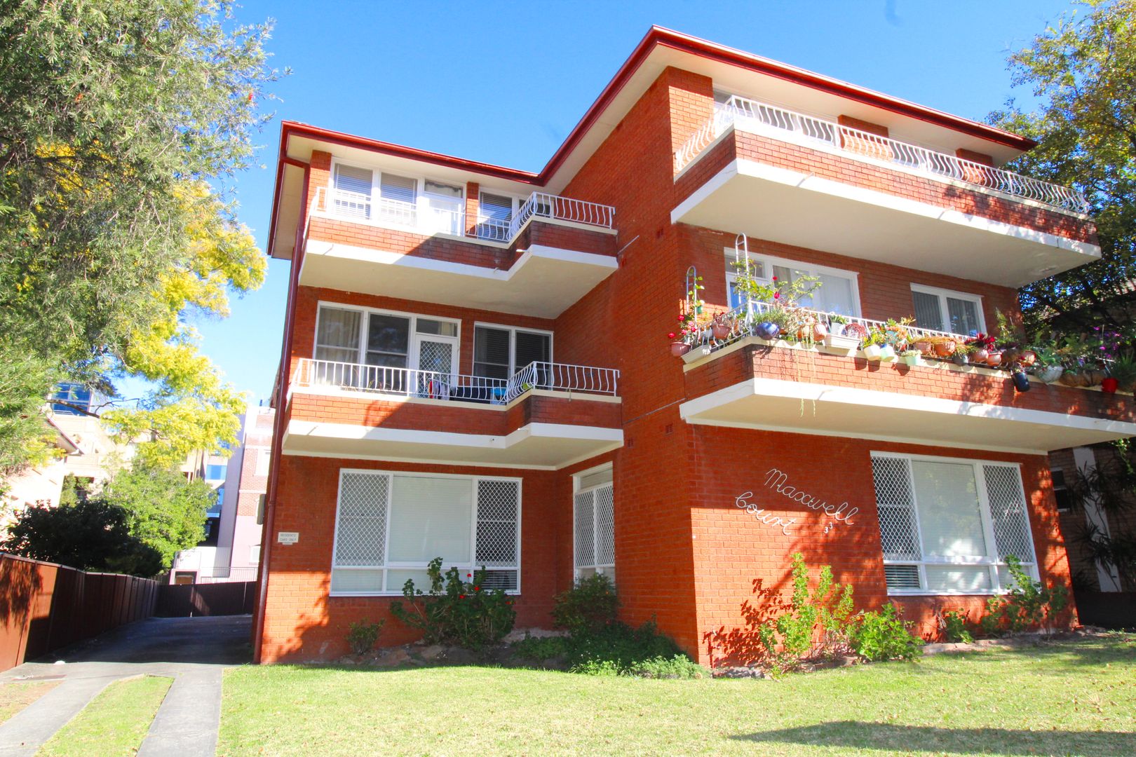 2 bedrooms Apartment / Unit / Flat in 7/33 Gladstone Street KOGARAH NSW, 2217