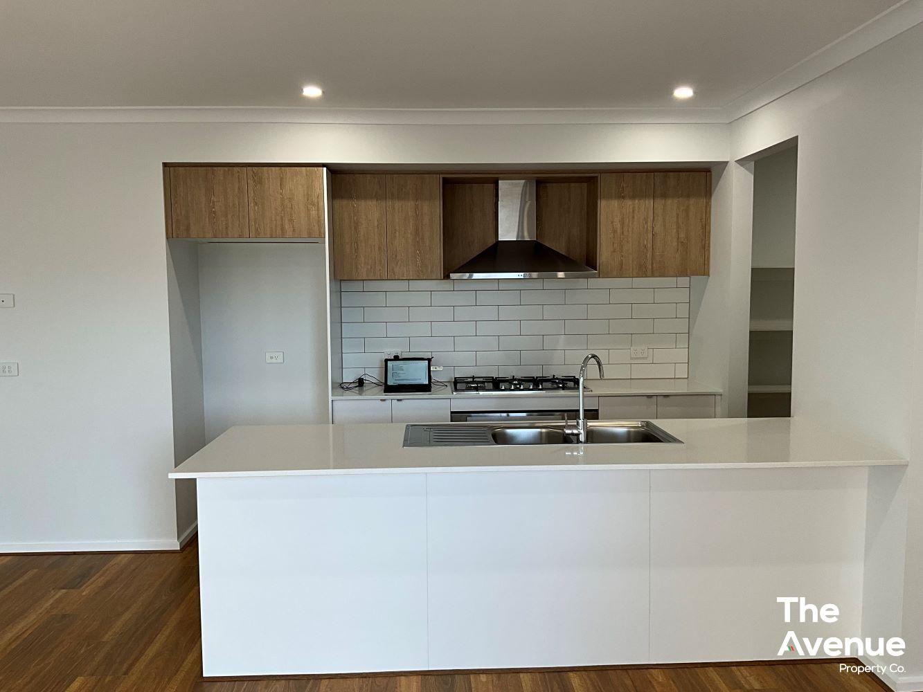 5 Wilderness Road, Fraser Rise VIC 3336 House For Rent 525 Domain