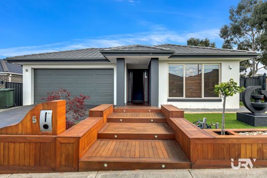 4 bedrooms House in 5 Brambuk Avenue CRAIGIEBURN VIC, 3064