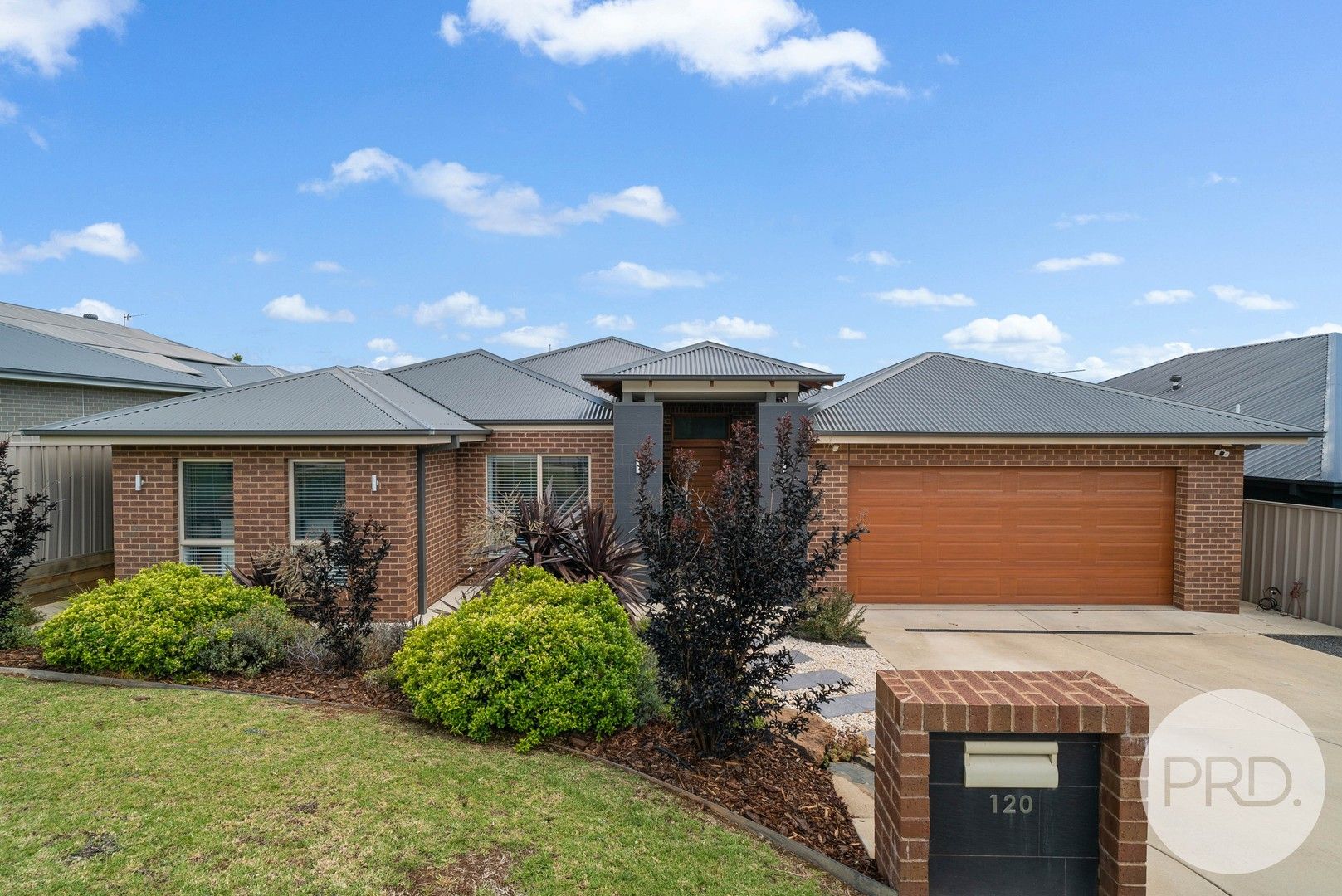 4 bedrooms House in 120 Brooklyn Drive BOURKELANDS NSW, 2650