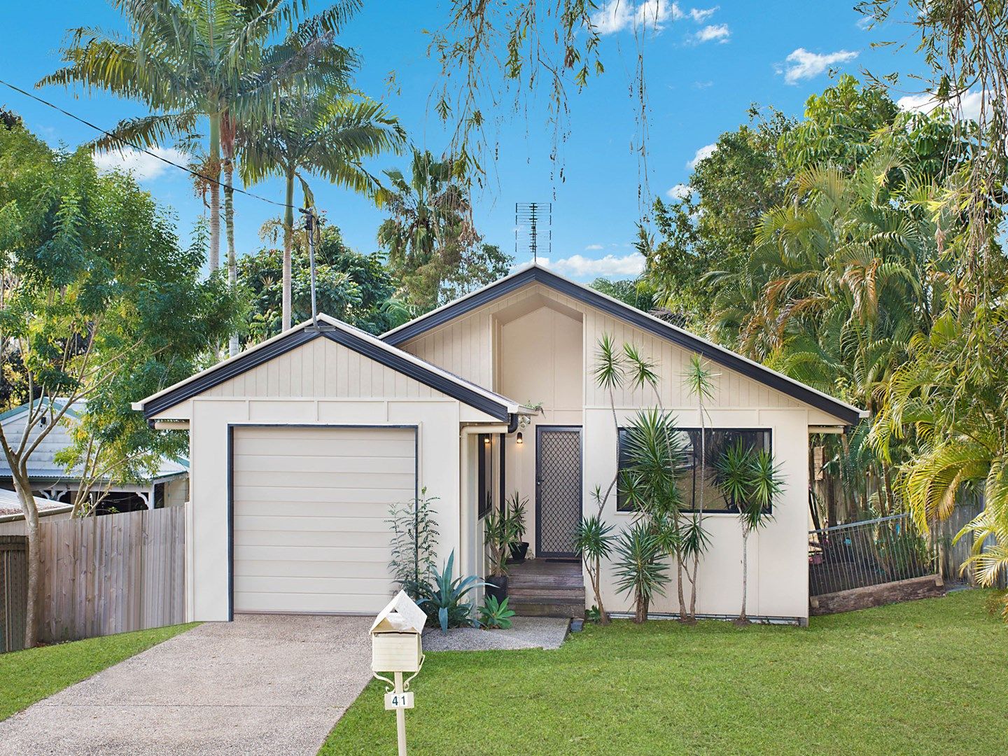 41 Paget Street, Mooloolah Valley QLD 4553