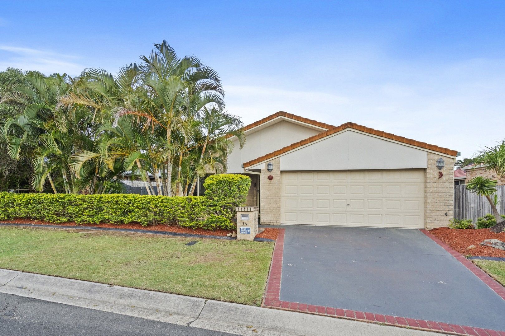 4 bedrooms House in 37 Campbell Street WAKERLEY QLD, 4154