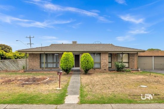 3 bedrooms House in 77 Langdon Crescent CRAIGIEBURN VIC, 3064