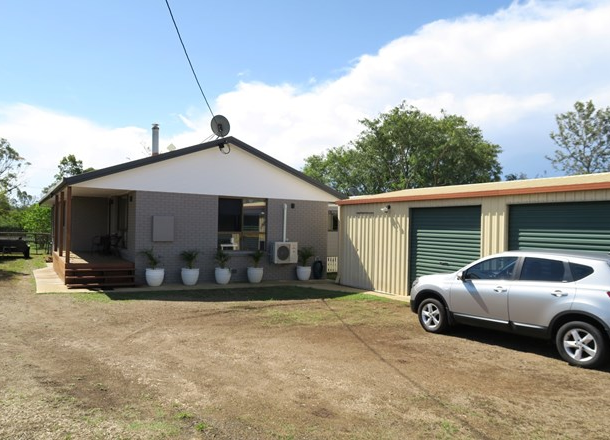 33 Hall Street, Peak Crossing QLD 4306