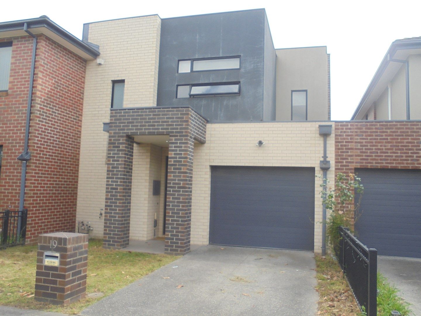4 bedrooms Townhouse in 19 Autumn Terrace CLAYTON SOUTH VIC, 3169