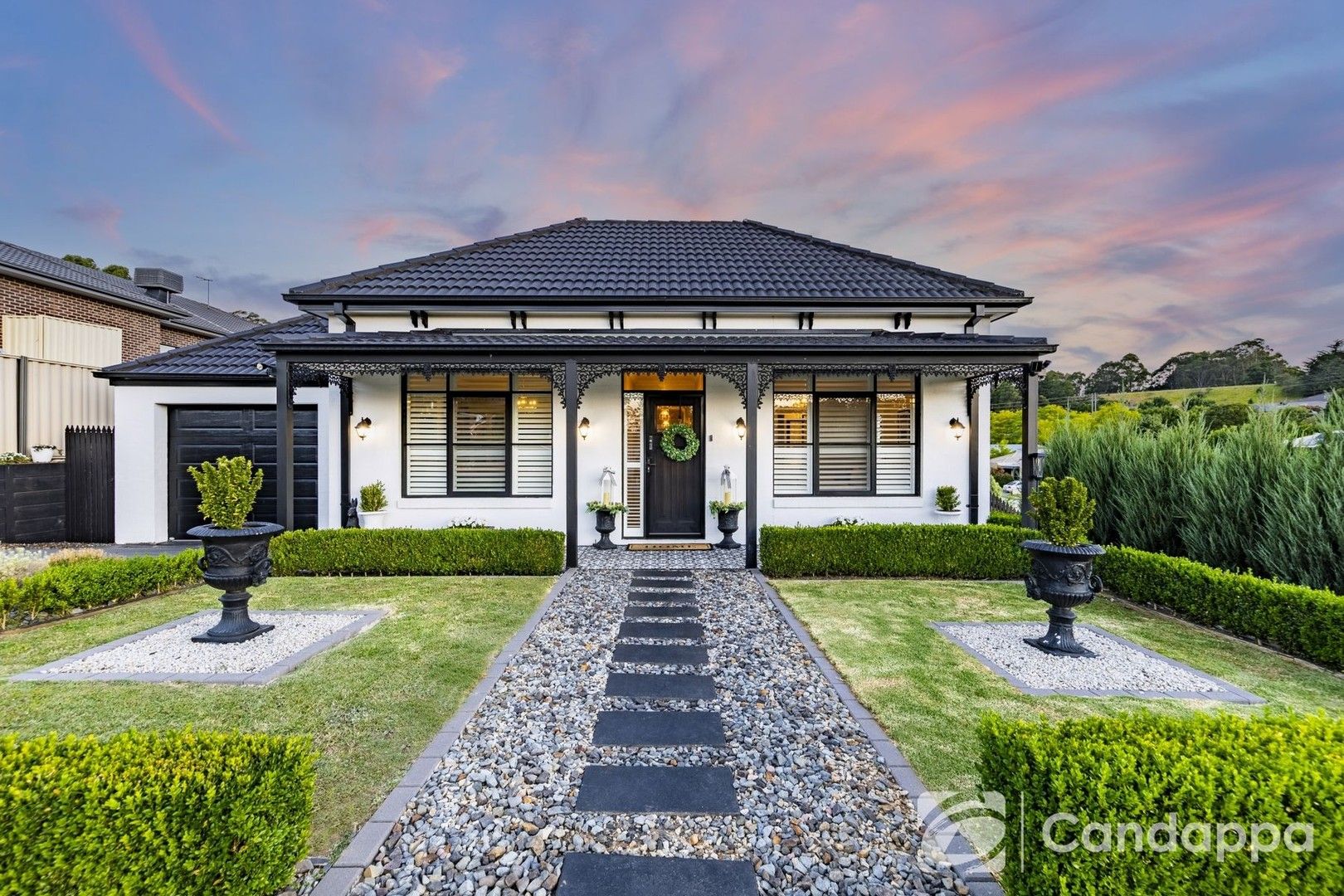 4 bedrooms House in 14 Waterford Court DROUIN VIC, 3818