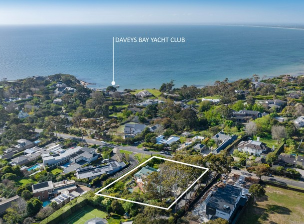 5 Daveys Bay Road, Mount Eliza VIC 3930