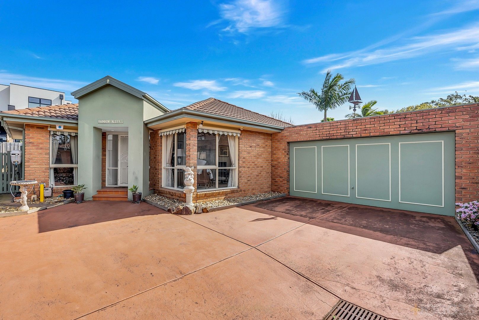 3 bedrooms Apartment / Unit / Flat in 10A Eveline Avenue PARKDALE VIC, 3195