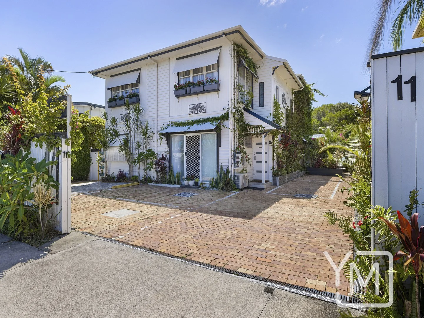 Primary image of 11 Regent Street, Caloundra QLD 4551