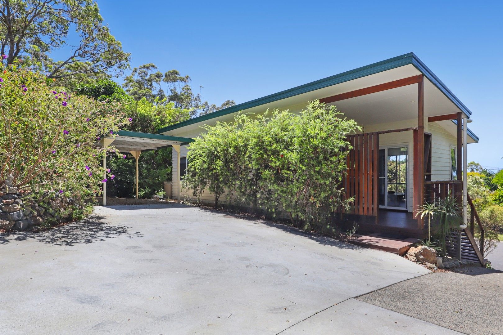 2 bedrooms Villa in 29 Landrigan Close WOOLGOOLGA NSW, 2456