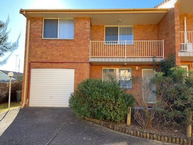 3 bedrooms Townhouse in 5/16 Highfield Road QUAKERS HILL NSW, 2763