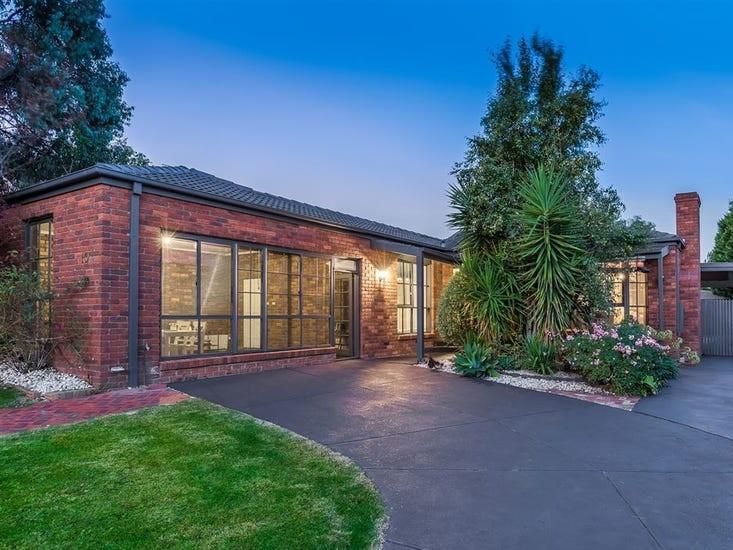 4 bedrooms House in 10 Virgilia Court ROWVILLE VIC, 3178