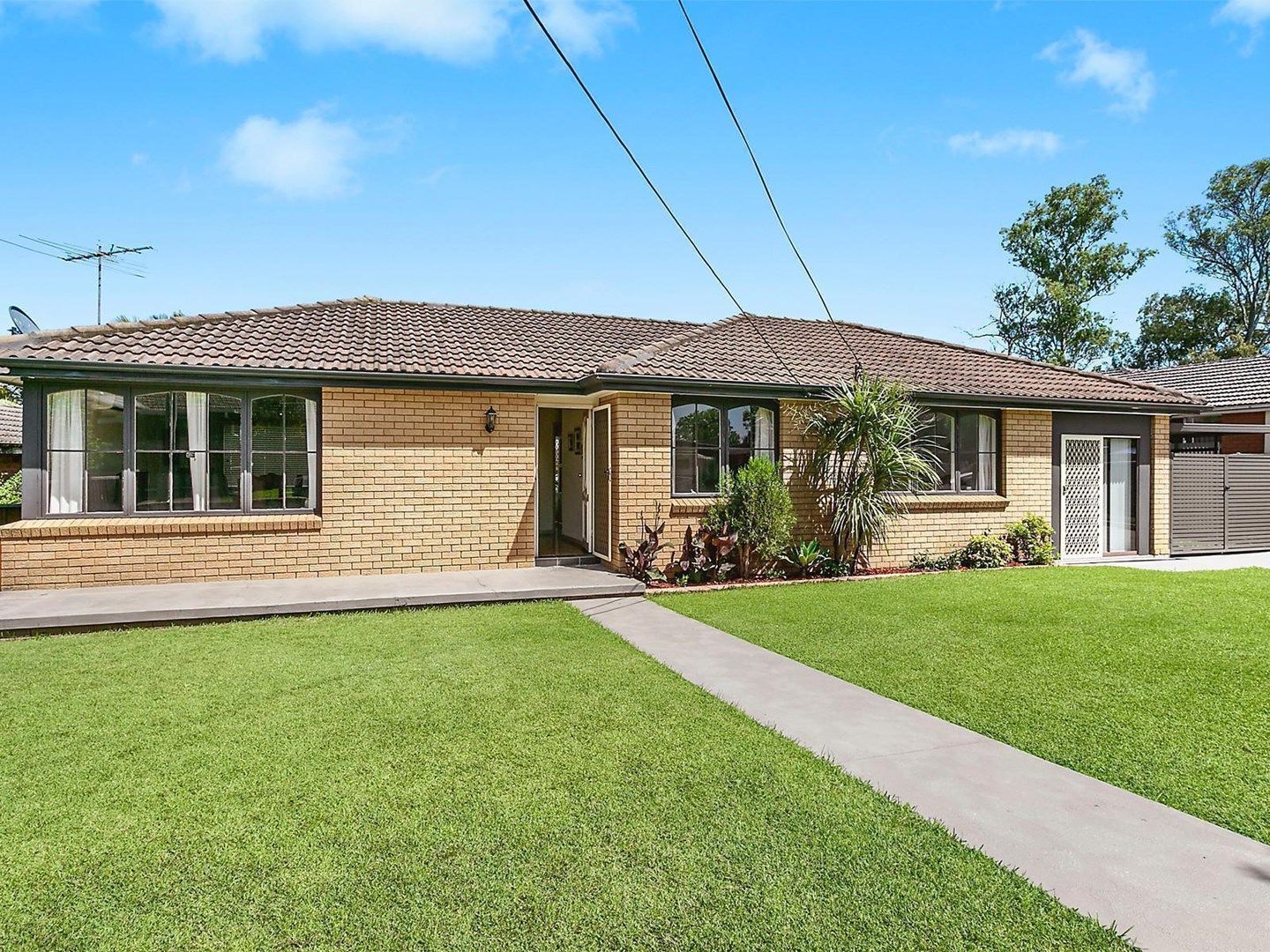 2 Erica Crescent, Georges Hall NSW 2198, Image 0