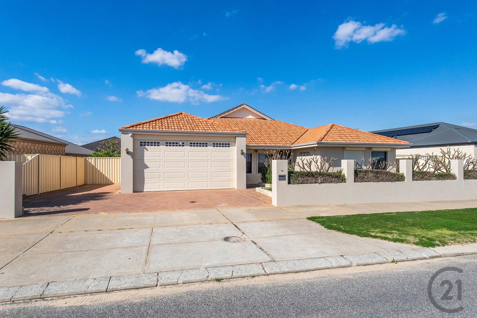 16 Badgerup Avenue, Lakelands WA 6180, Image 2