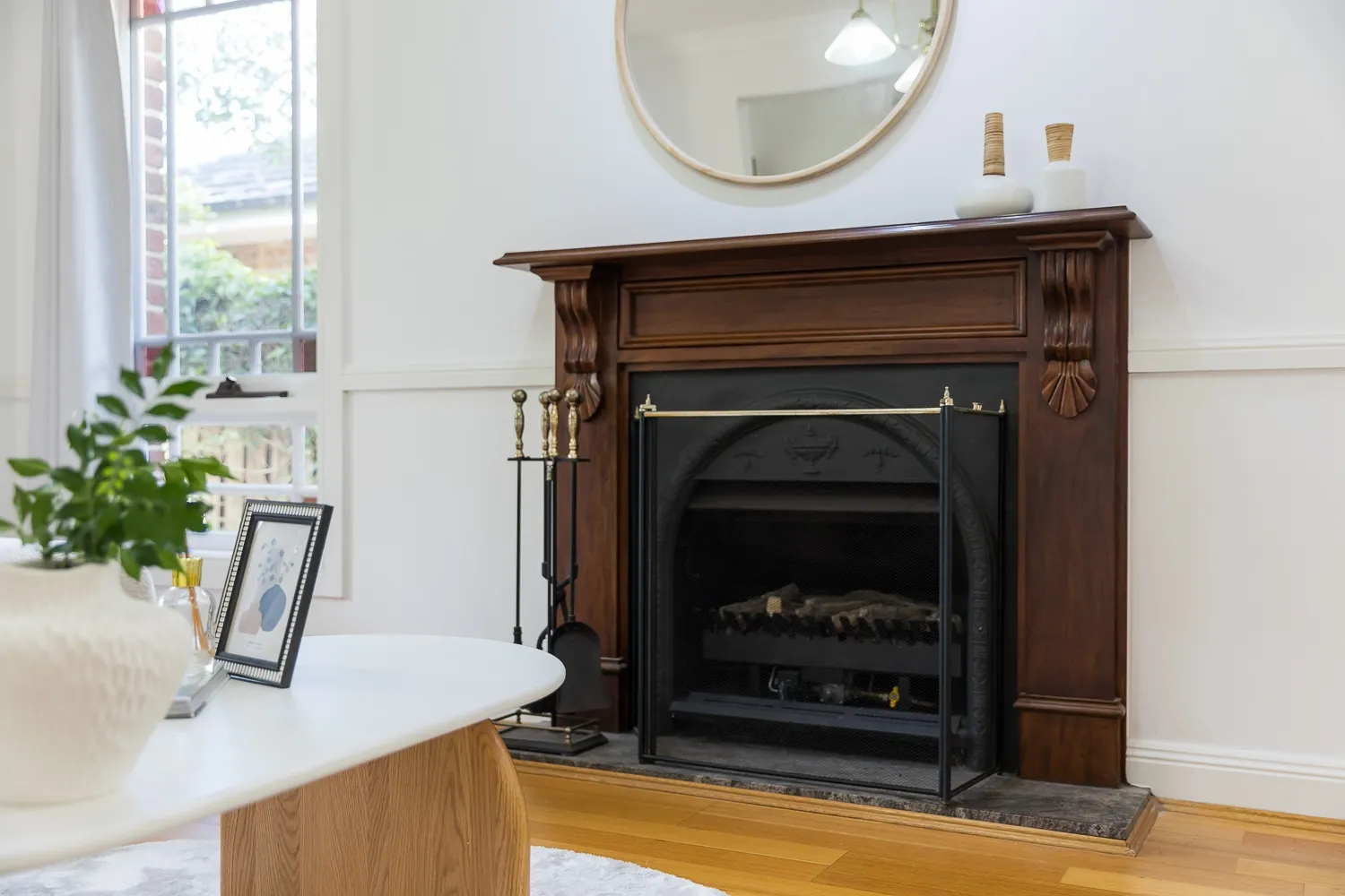 Stunning Family Home on 1000sqm Landscaped Block in Sought-After Glenhaven - View 3