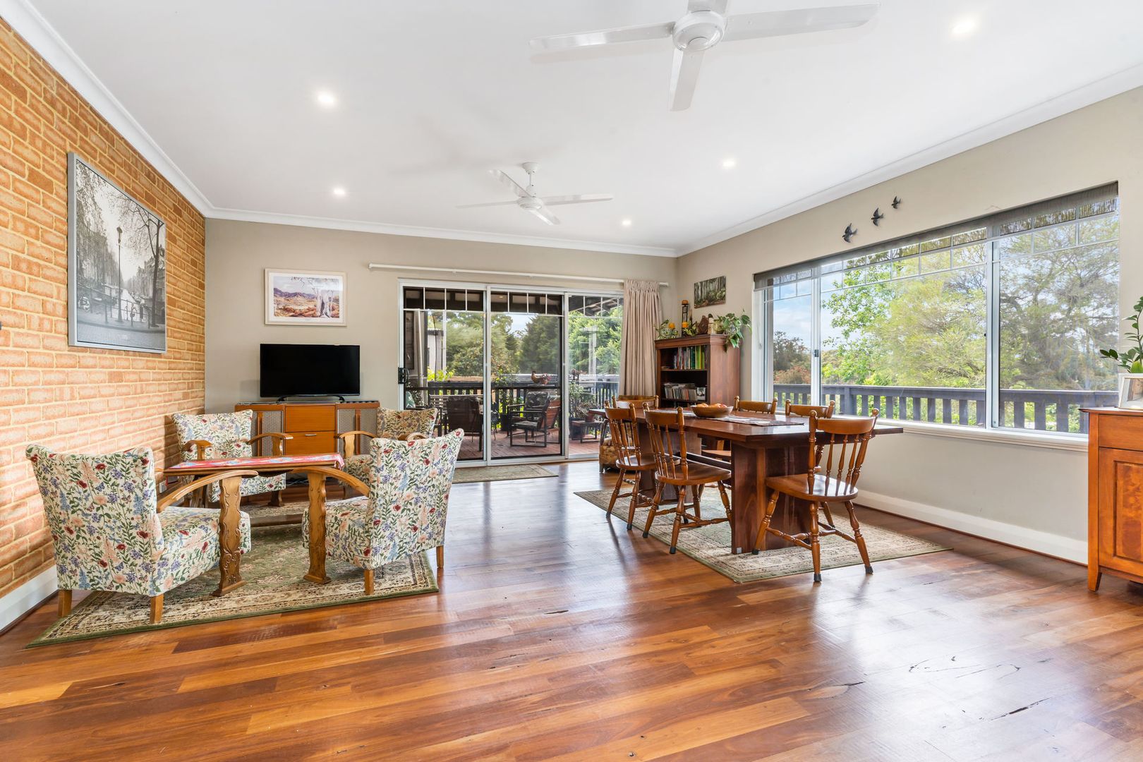 2 Tee Avenue, Mundaring WA 6073, Image 2