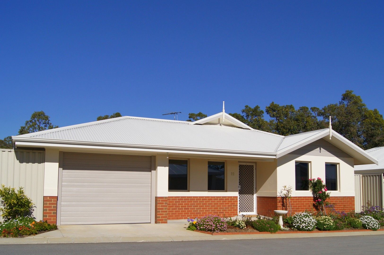 3 bedrooms House in 12/345 Hawtin Road FORRESTFIELD WA, 6058
